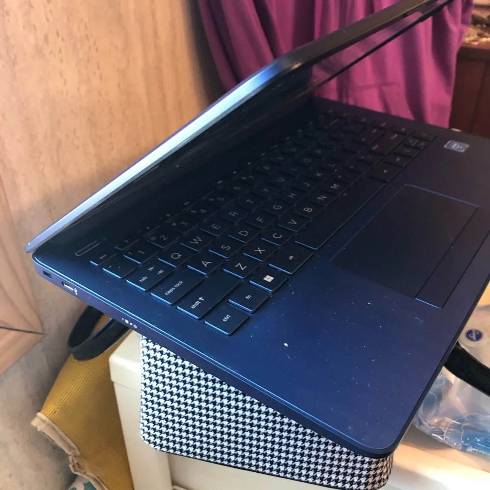 HP Black Slim Laptop with Thin Bezels and Matte Finish